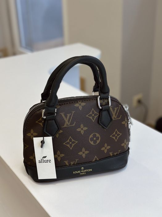 Сумка маленька нова лувіітон