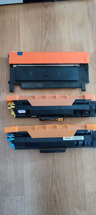 Tonery czarny CLT-K404S  ,żółty TN 247Y ,cyan TN 247C