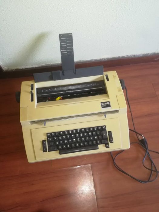 Máquina vintage escritório