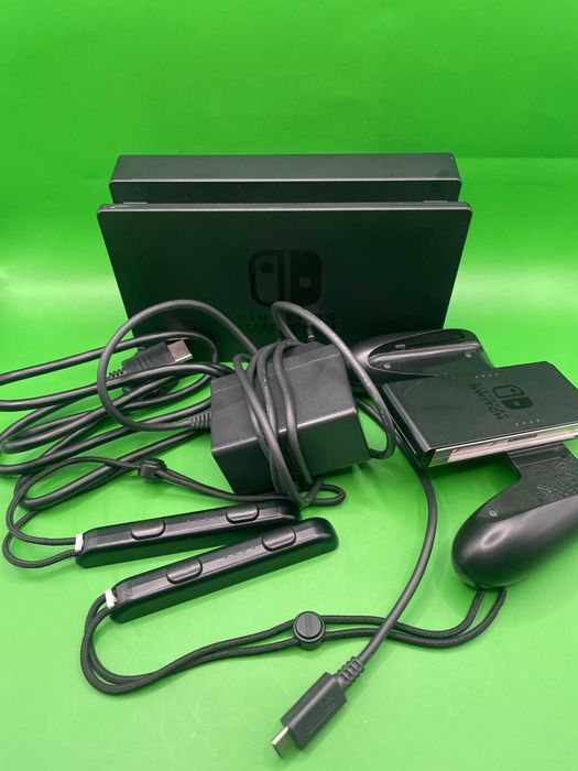 Zestaw Nintendo Switch Stacja Dokująca | Ładowarka | Kabel HDMI | Grip | Straps