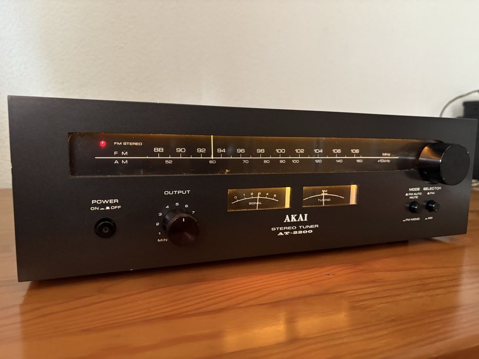 Receiver Akai AT-2200