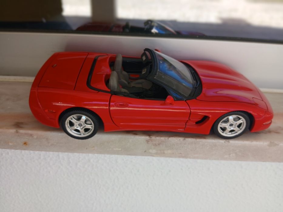 Corvette CS escala 1.18 burago