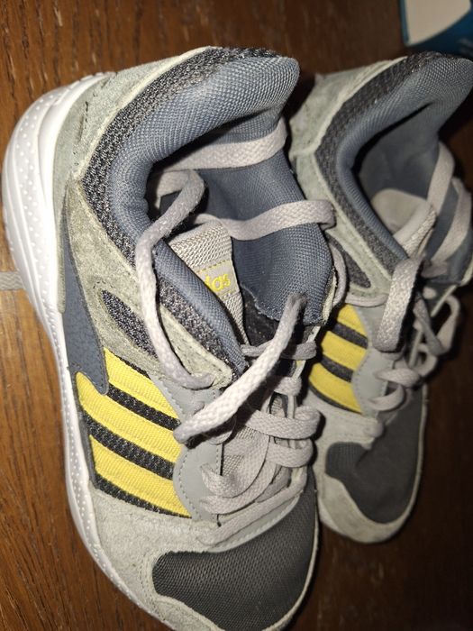 Buty adidas szare