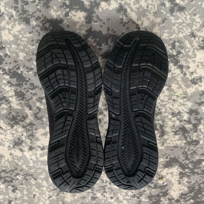 Продаю Кросівки Skechers