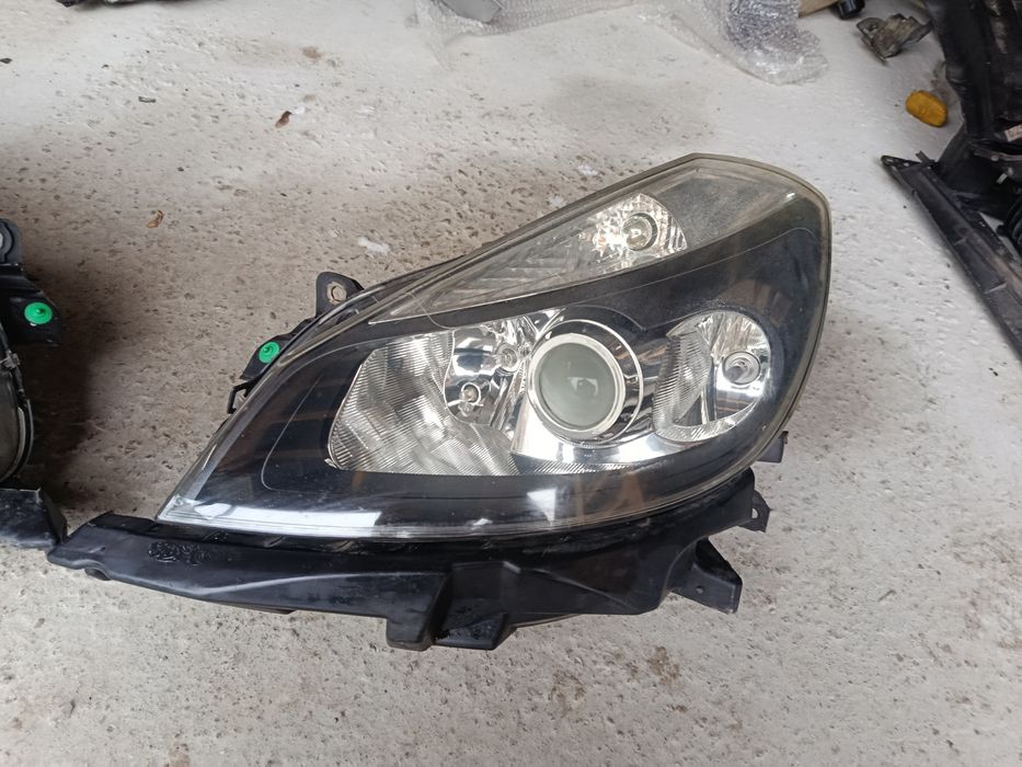 Фара ксенон ліва права  renault clio 3 RS 2005-2008