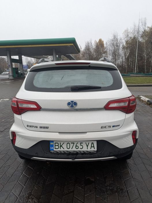 Заголовок: BAIC EC5 2019 — Надійний електро-кросовер: 400 км на одному