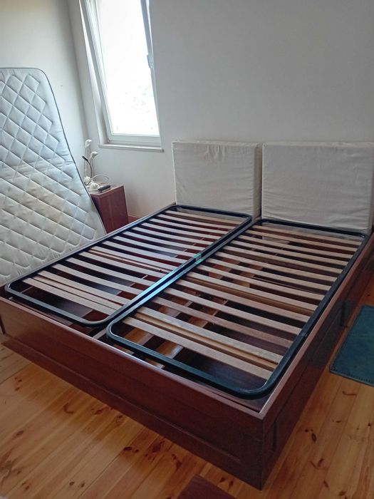 Cama/estrado em madeira de cerejeira maciça