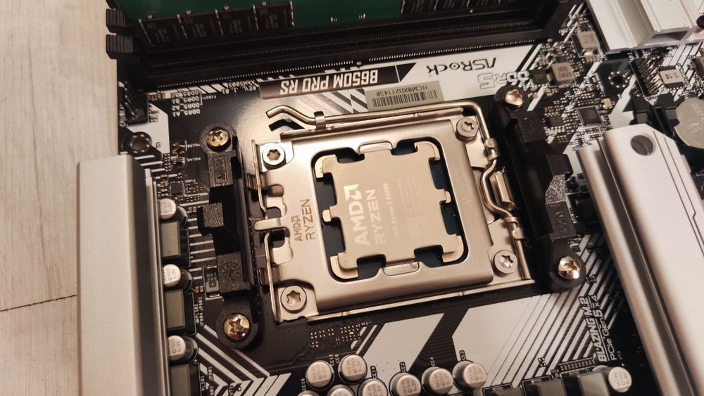 Ryzen 5 8500g b650 pro rs 32gb ddr5 5600mhz