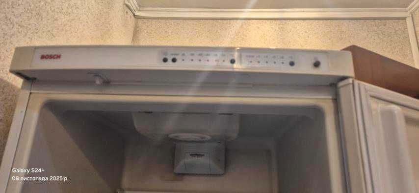 Bosch холодильник (kgs3910/03)