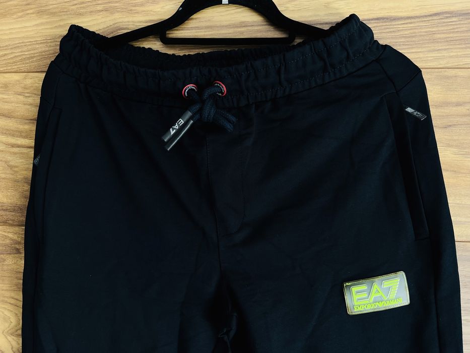 Armani EA7 dres męski komplet bluza plus spodnie