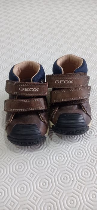 Vendo Geox castanhos