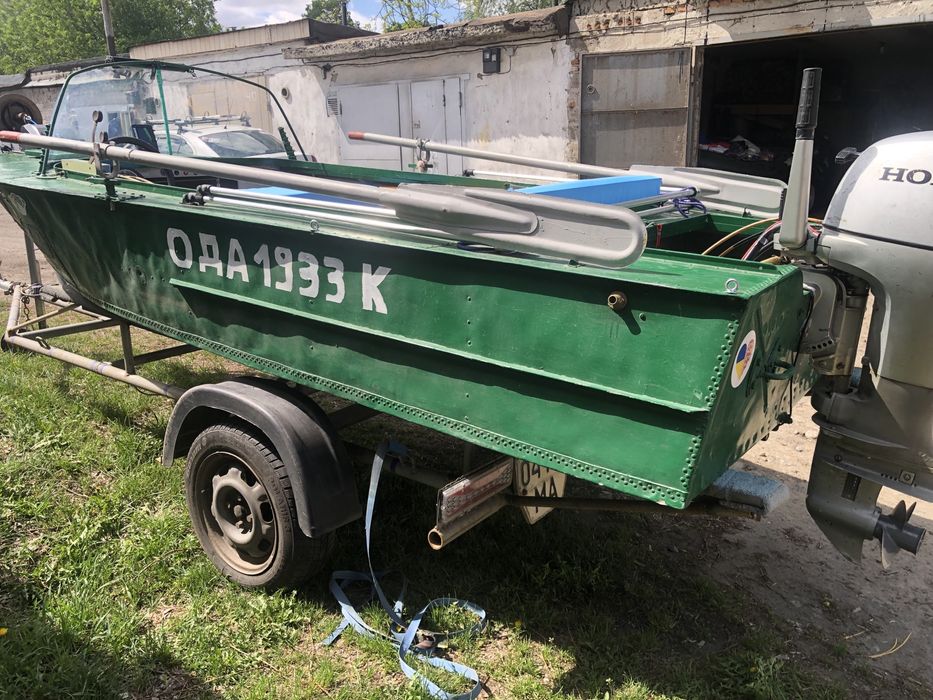 Човен МКМ з мотором Honda 10 BF