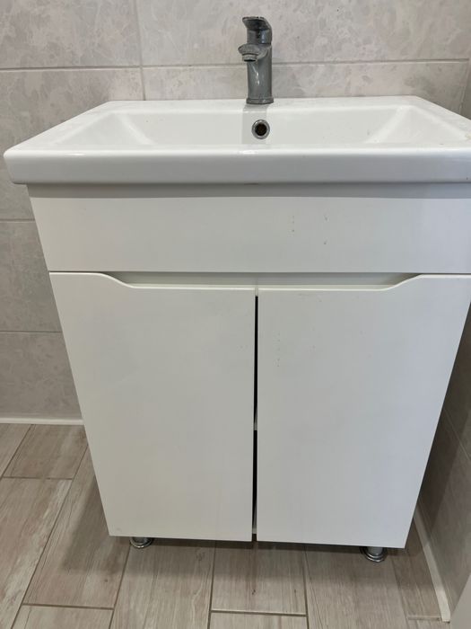 Сушку та тумбу унітаз