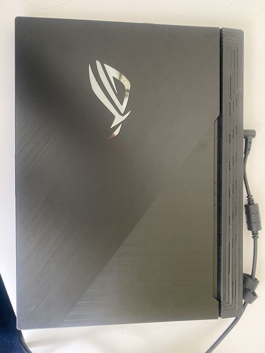 Asus Rog Strix G531GW. i7-9750Н/ Rtx 2070/ 1tb