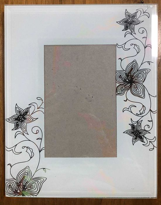 Floral-patterned glass frame64729515193986120