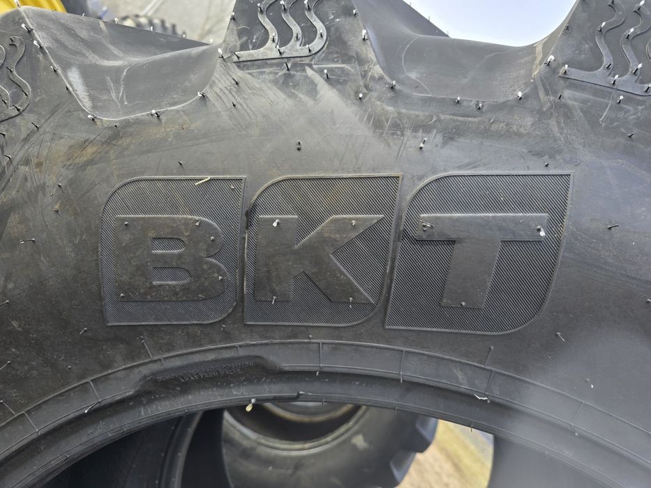 Opony 650/65r38 BKT