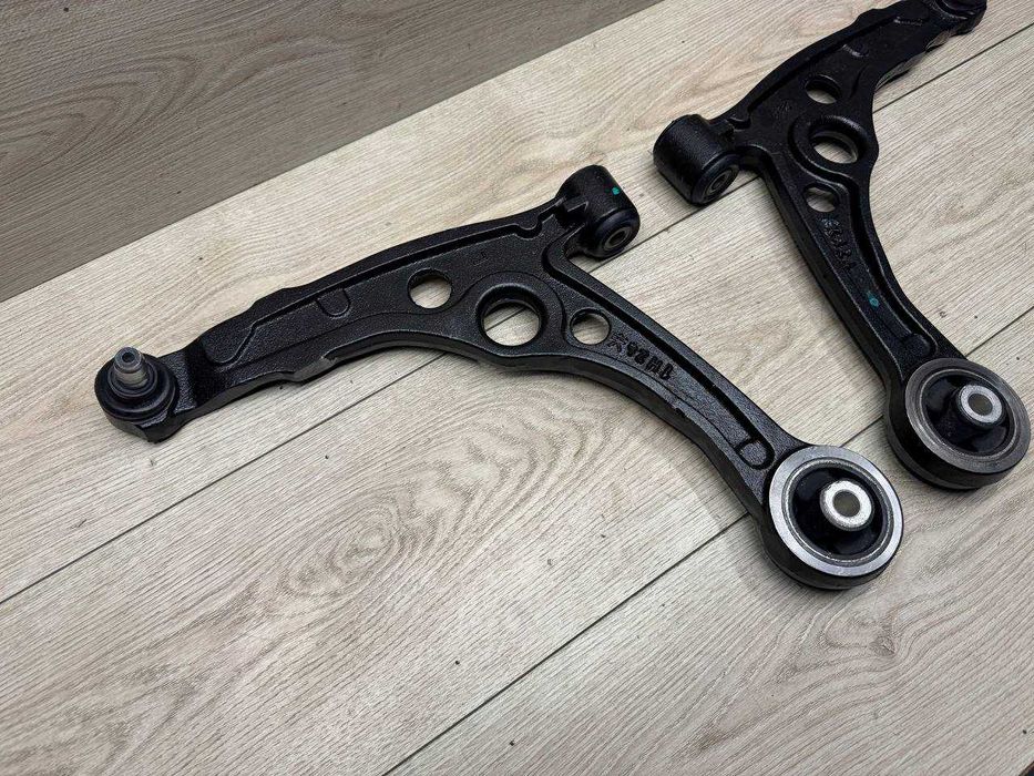 Важіль Ричаг підвіски Fiat 500e Фіат Фиат Електричний Ричаги Рычаг