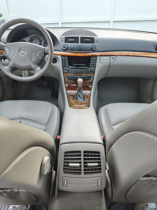 Mercedes-Benz E 280 — fotografia 12