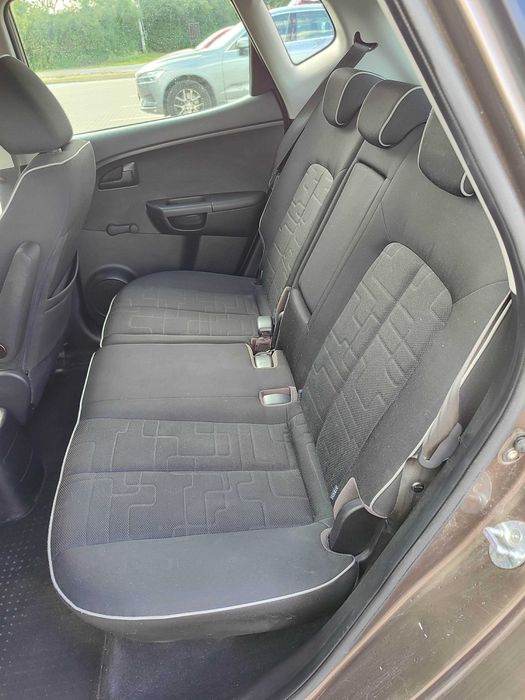 Samochód osobowy KIA Venga 2012