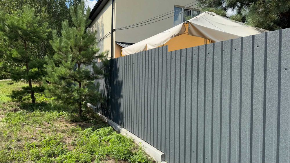 Профнастил для паркану, даху, альтанок, гаражів.