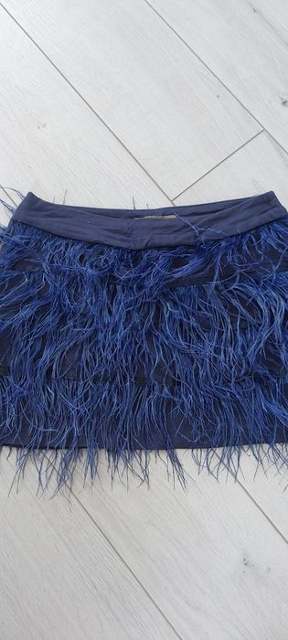 Mini krótka spódniczka spódnica xs xxs z piórami bershka