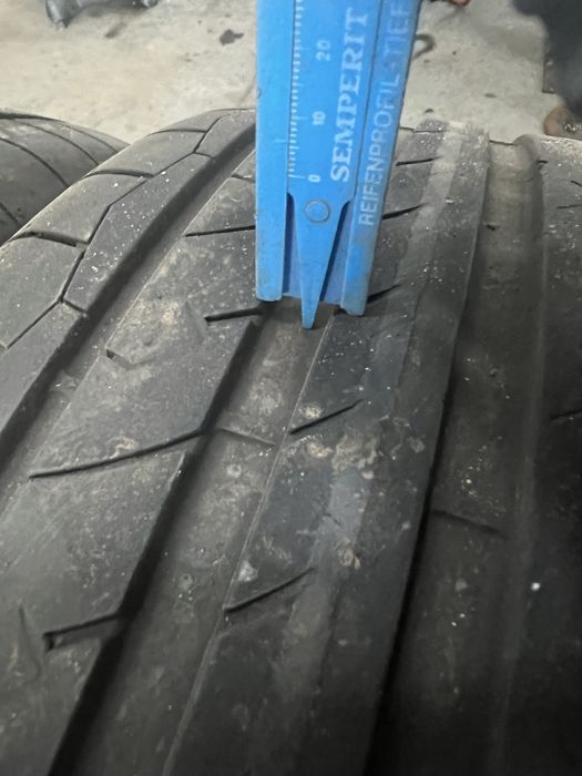 Komplet opon letnich  235/55/17 jak nowe