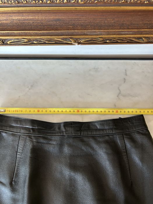 Saia mini de couro legítimo preta