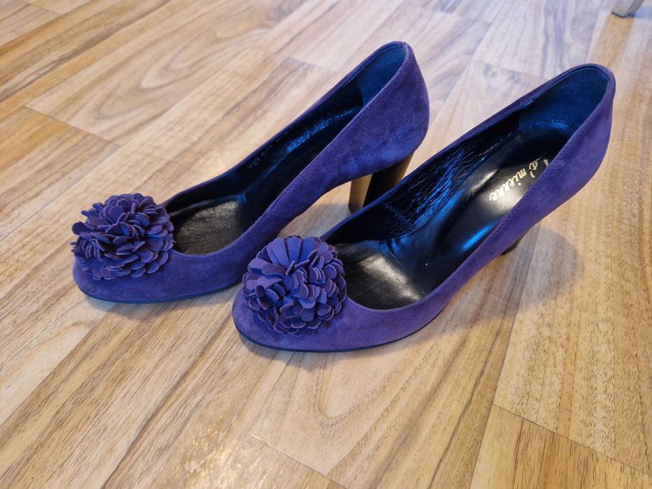 Buty na obcasie z kwiatem fioletowe zamsz r. 40