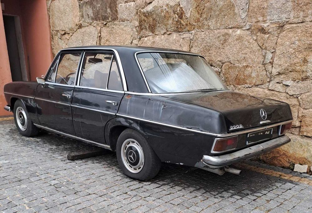 Carro clássico para restauro
