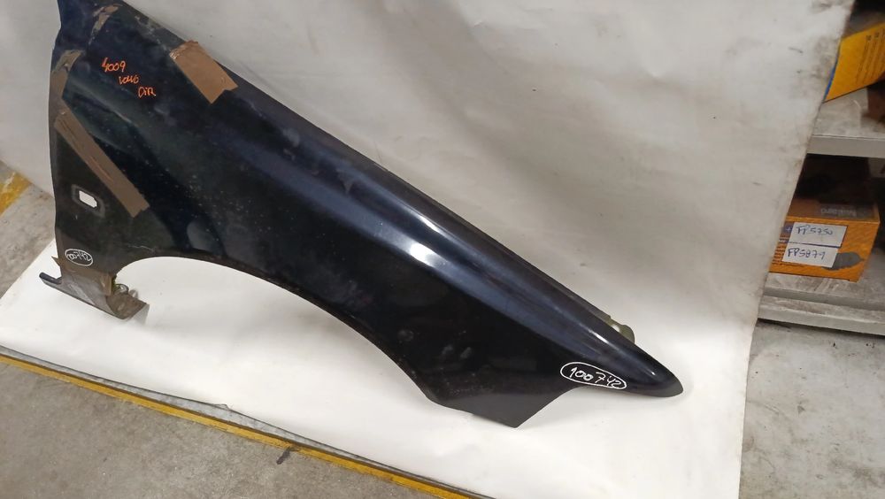 Guarda-lamas direito VOLVO V40 Combi (VW)