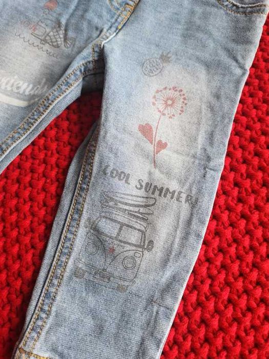 NUCLEO jeansy z streczem wakacyjne wzory 74-80 cm 9-12m.