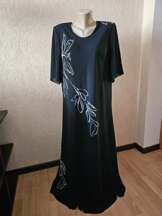 Продам платье,  размер 56-58