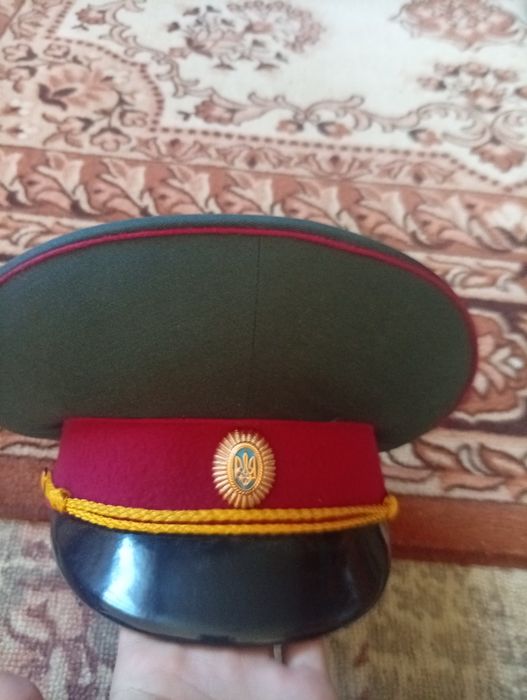 Офіцерська фуражка України
