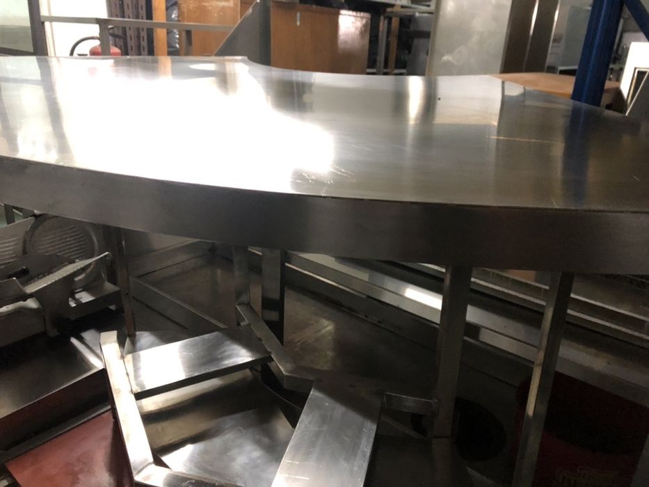 Escaparate em inox com curva como novo