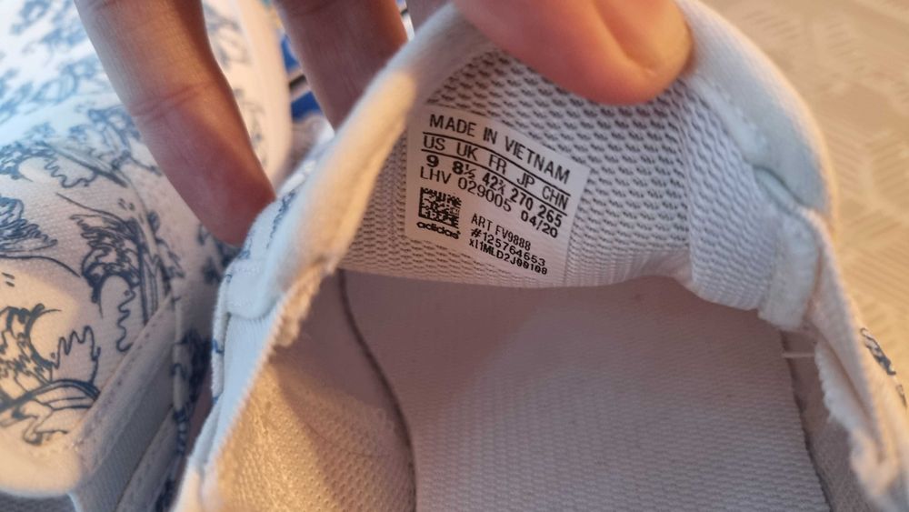 Sapatilha Adidas Originals (nova)