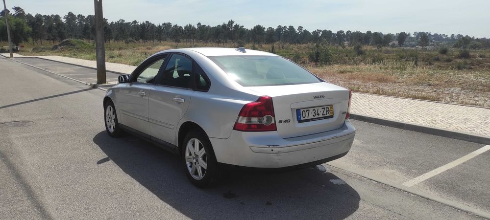 VOLVO S 40 2.0 TURBO DIESEL Bom estado geral