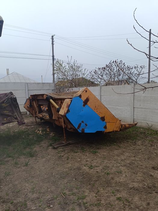 Комбайн Полессе 812