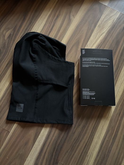 Nike Pro Hyperwarm Hood kominiarka maska termiczna czarna