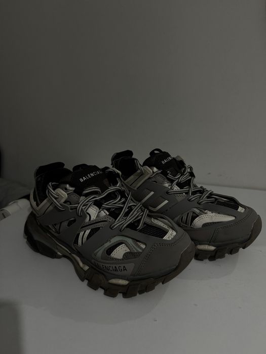 Balenciaga track