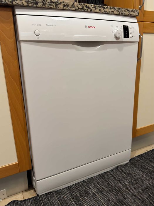 Máquina de lavar loiça BOSCH SMS25AW05E 12 conjuntos