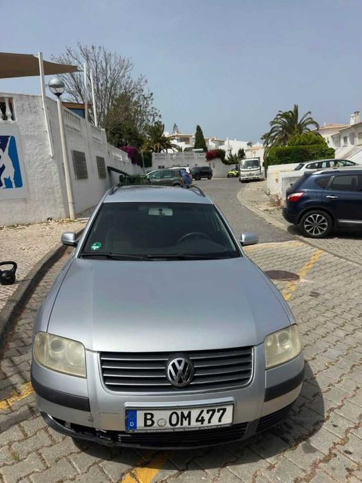 VW Passat Variant 2.0 Petrol | 211.715 km | 2002 | Runs Well