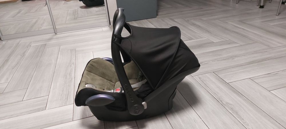 Авто крісло maxicosi