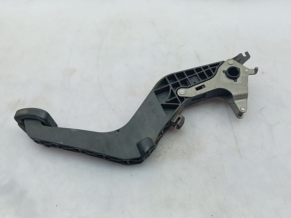Pedal da embraiagem OPEL Astra K