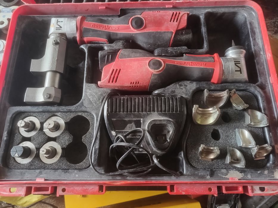 Novopress axi 102,aap 102 zaciskarka kaplet.prineto