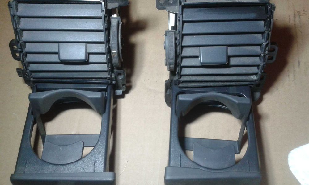 TOYOTA AURIS I uchwyt na napoje