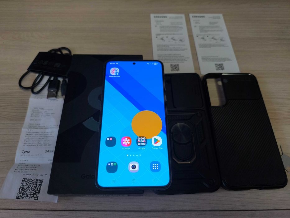 Мобильный телефон Samsung S22.На 256ГБ.Хорошее состояние!Есть чек.