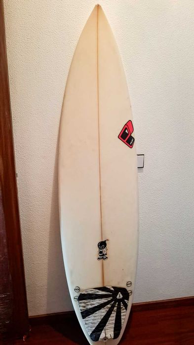 Prancha de Surf Usada em Excelente Estado – Ótima Oportunidade