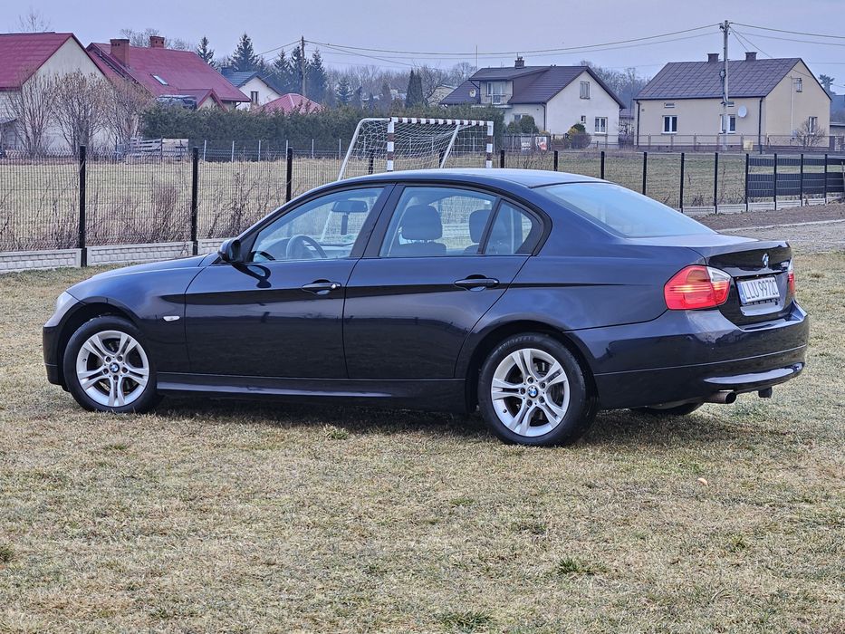 BMW serii 3 e90 2007r. 2.0 Benz.