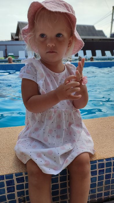 Одяг для дівчинки 6-9 9-12  міс