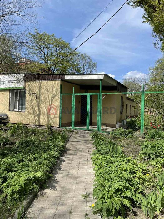 Продам будівлю під коменрційну діяльність 65000$